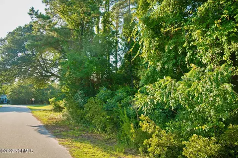 402 Raeford Rd, Hampstead, NC 28443 photo 2