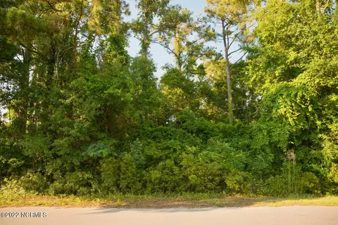402 Raeford Rd, Hampstead, NC 28443 photo 4