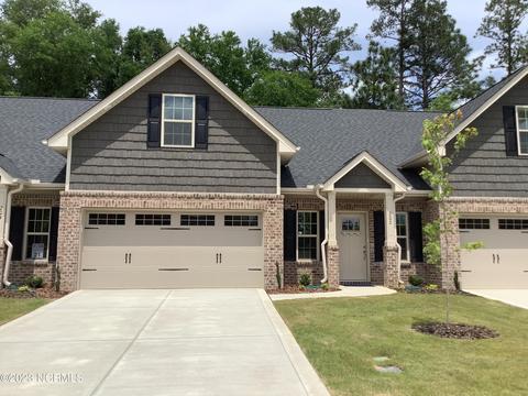 202 Backspin Ln, Pinehurst, NC 28374