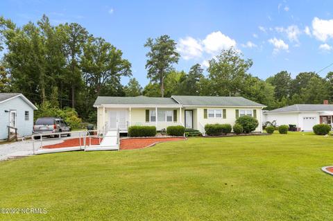 452 Lynchs Beach Loop Rd, Bayboro, NC 28515