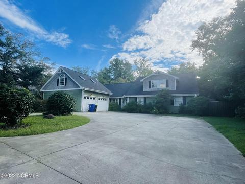 203 Hickory Ln, Hampstead, NC 28443 photo 2