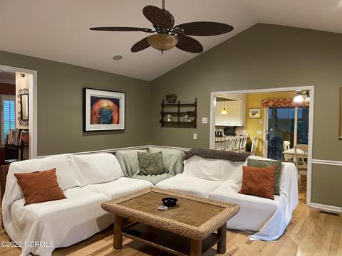 203 Hickory Ln, Hampstead, NC 28443 photo 6