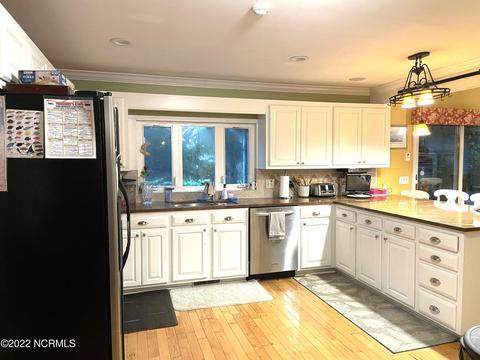 203 Hickory Ln, Hampstead, NC 28443 photo 10