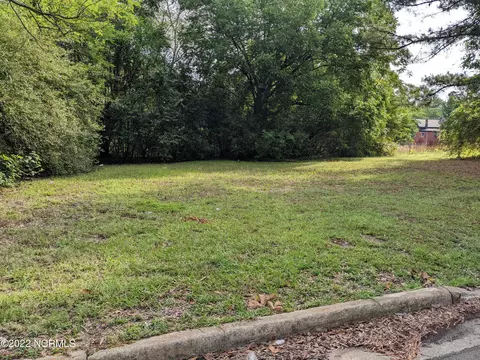 623 Viola St E, Wilson, NC 27893 photo 1