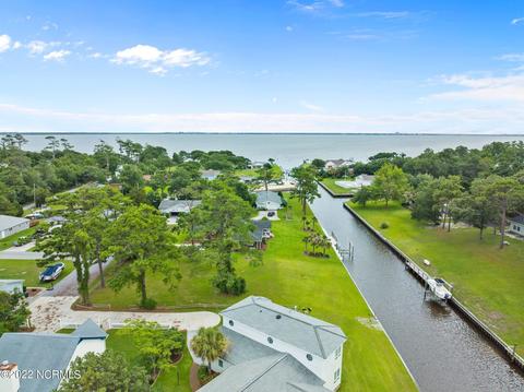 1008 Linda Ct, Newport, NC 28570