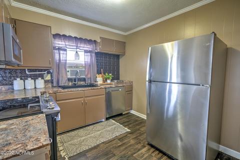 208 Beeler Ave, Hamlet, NC 28345 photo 8