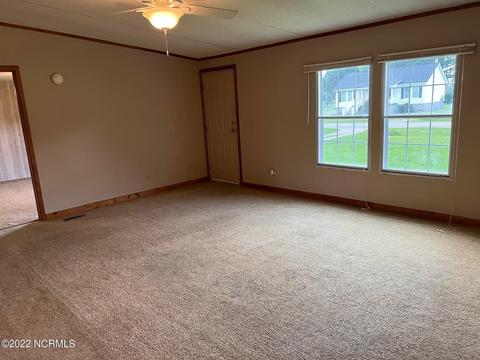 104 Ann St, Chocowinity, NC 27817 photo 2