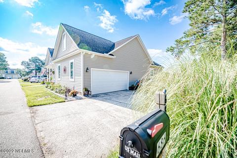686 Cedar Pt, Vass, NC 28394 photo 4