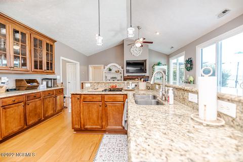686 Cedar Pt, Vass, NC 28394 photo 24