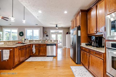 686 Cedar Pt, Vass, NC 28394 photo 10