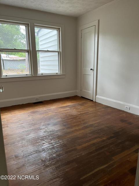 304 Cherry St, Hamlet, NC 28345 photo 9
