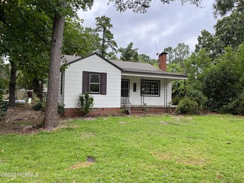 304 Cherry St, Hamlet, NC 28345 photo 1
