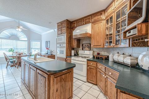 38 Oyster Point Ln, Hampstead, NC 28443 photo 26