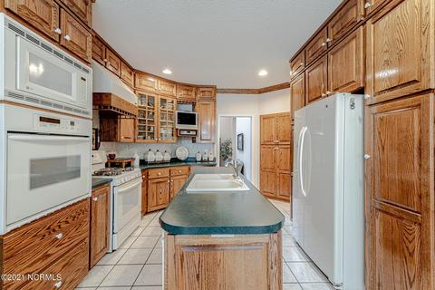 38 Oyster Point Ln, Hampstead, NC 28443 photo 28