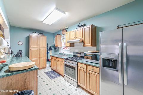 38 Oyster Point Ln, Hampstead, NC 28443 photo 42