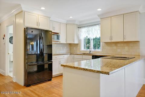 250 Mare Pond Pl, Hampstead, NC 28443 photo 10