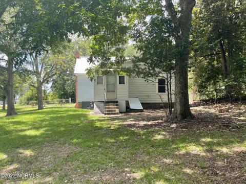 304 Monroe Ave, Hamlet, NC 28345 photo 10