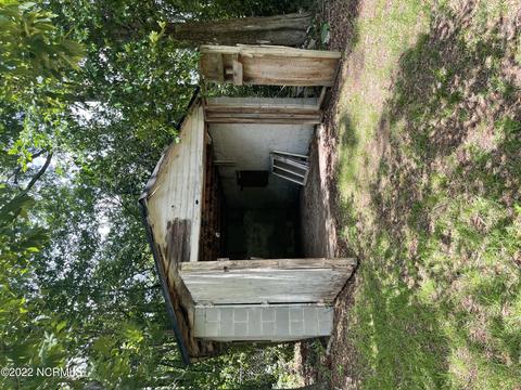 304 Monroe Ave, Hamlet, NC 28345 photo 8