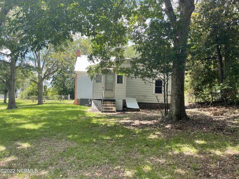 304 Monroe Ave, Hamlet, NC 28345 photo 9