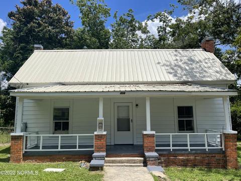 304 Monroe Ave, Hamlet, NC 28345 photo 1