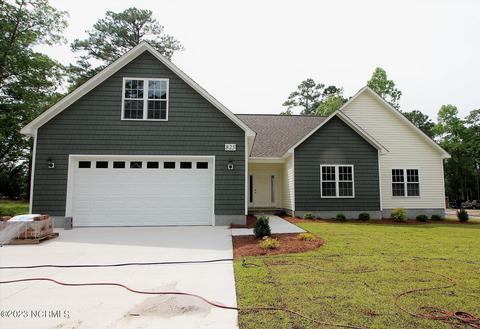 825 W Firetower Rd, Peletier, NC 28584