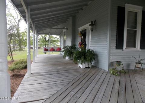 103 N Howard St, Chadbourn, NC 28431 photo 3