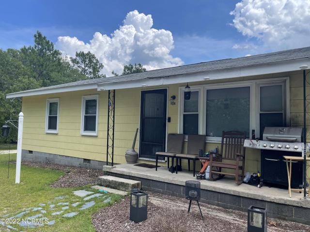358 Gillespie St, Pinebluff, NC 28373