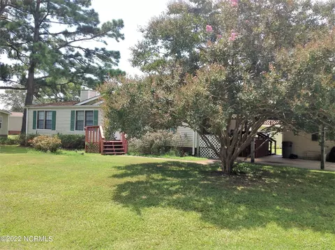 210 Cabin Ct, Hampstead, NC 28443 photo 1