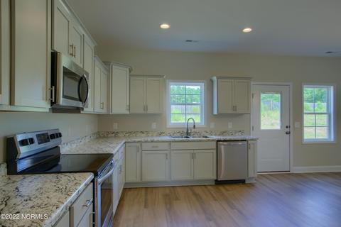 419 Sundown Ct, Hubert, NC 28539 photo 7