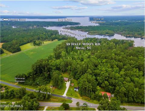 88 Half Moon Rd, Mesic, NC 28515