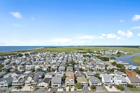 414 33rd St, Sunset Beach, NC 28468 photo 2