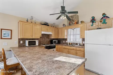 414 33rd St, Sunset Beach, NC 28468 photo 6
