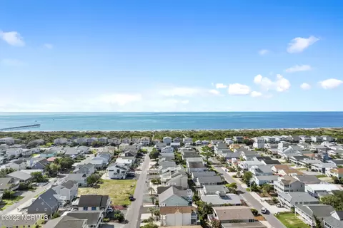414 33rd St, Sunset Beach, NC 28468 photo 3