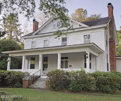 203 Jefferson St, Whiteville, NC 28472