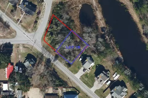1 Driftwood Dr # B, Surf City, NC 28445