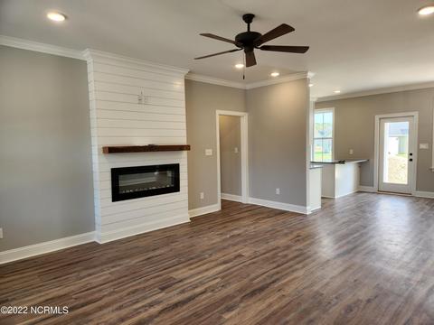 154 Moss Cir, Washington, NC 27889 photo 2