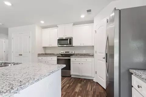 643 Poppleton Dr, Hampstead, NC 28443 photo 9