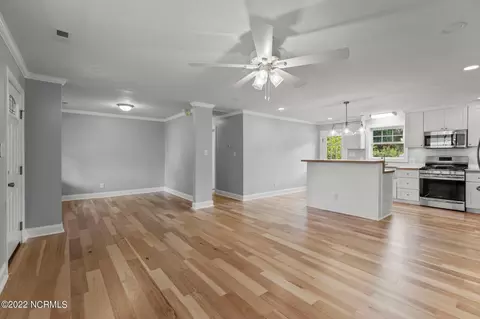 601 E 2nd St, Washington, NC 27889 photo 9