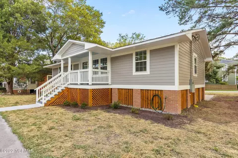 601 E 2nd St, Washington, NC 27889 photo 3