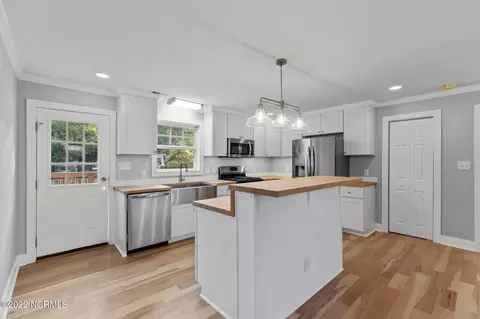601 E 2nd St, Washington, NC 27889 photo 5