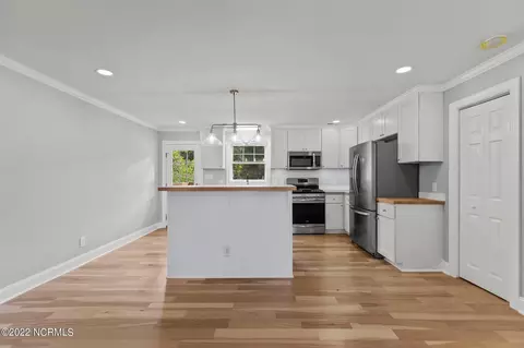 601 E 2nd St, Washington, NC 27889 photo 4