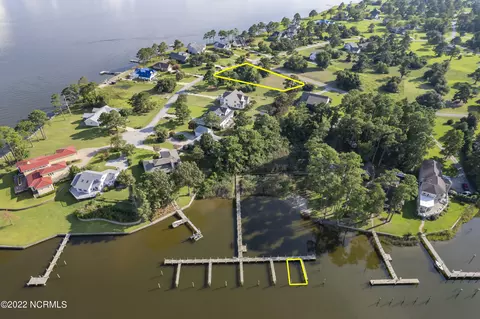 6037 Dolphin Rd, Oriental, NC 28571 photo 2