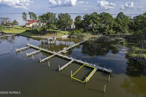 6037 Dolphin Rd, Oriental, NC 28571 photo 12