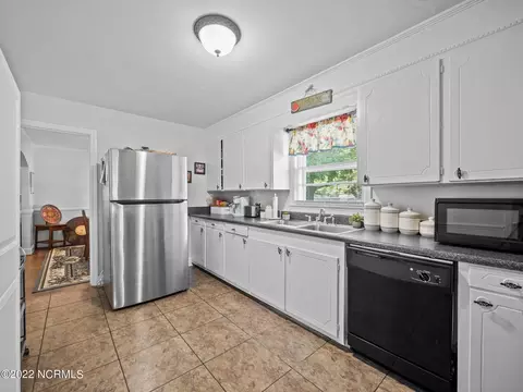 301 Third St, Ayden, NC 28513 photo 8
