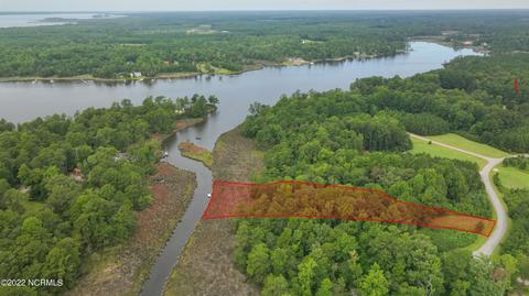 276 Portside Dr, Arapahoe, NC 28510