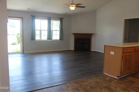 330 Foxridge Ln, Hubert, NC 28539 photo 3