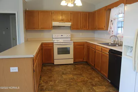 330 Foxridge Ln, Hubert, NC 28539 photo 4