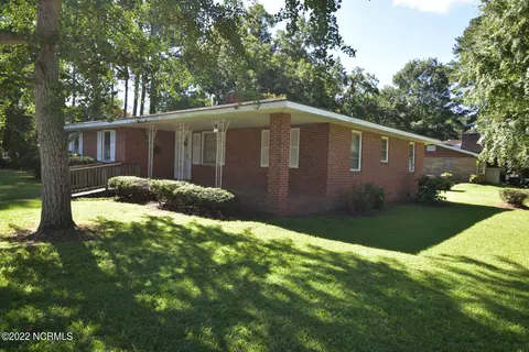 212 W 15th St, Scotland Neck, NC 27874