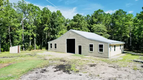 104 Machine Gun Rd, Hampstead, NC 28443 photo 1