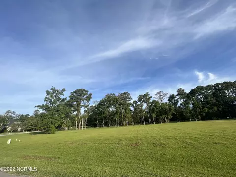 3008 Maritime Dr, Oriental, NC 28571